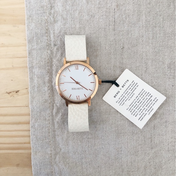 Berg + Betts Accessories - NWT BERG + BETTS Upcycled Leather Strap Rose Gold Round Face Watch